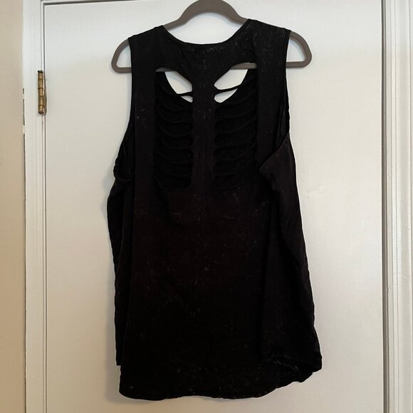 Size 4xl MTV Graphic Tank Top w/ Slashed Back - Picture 3 of 7